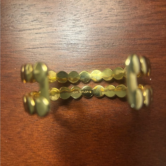 NWOT - Ann Taylor gold plated bangle bracelet - Picture 4 of 6